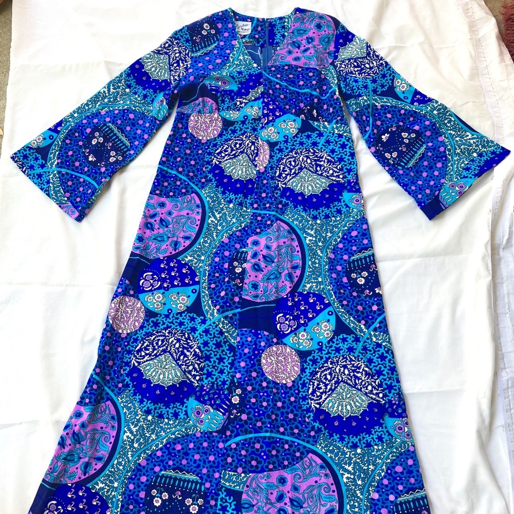 Vintage Sixties Paradise Hawaii Full Length L/S  Purple & Blue Multi Print Dress